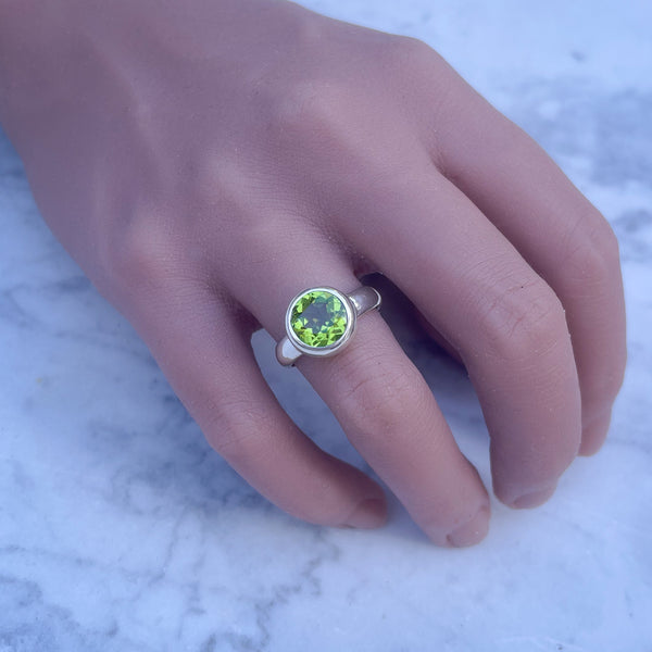 Peridot Round Silver Ring