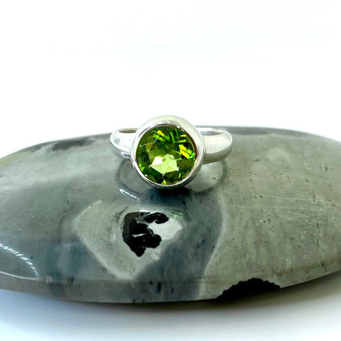 Round Bezel Set Peridot Silver Ring