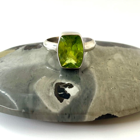 Chequerboard Cut Peridot Silver Ring