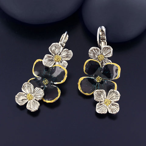 Taratata Hortensia Flower Earrings