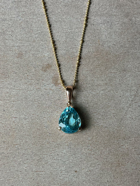 9ct Gold Blue Topaz Pendant