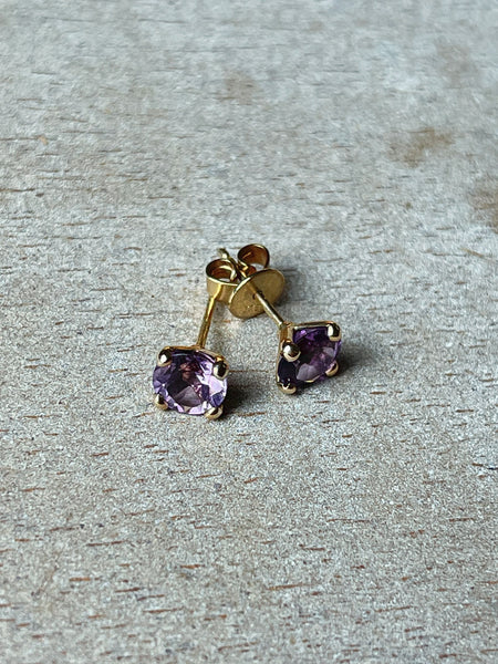 Small 9ct Gold Faceted Amethyst Studs