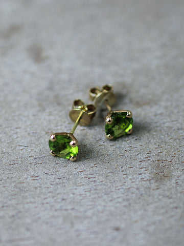 9ct Gold Peridot Round Faceted Studs