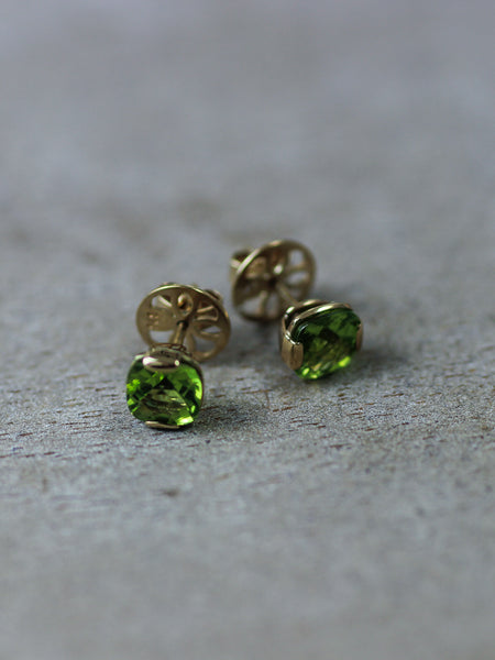 9ct Gold Peridot Faceted Studs