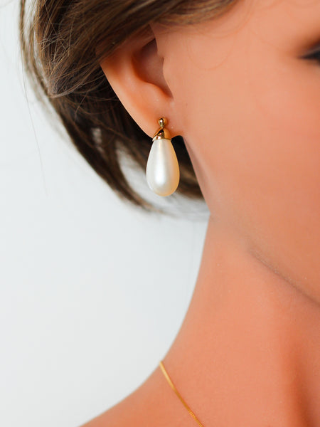 9ct Gold Teardrop Mabe Pearl Earring
