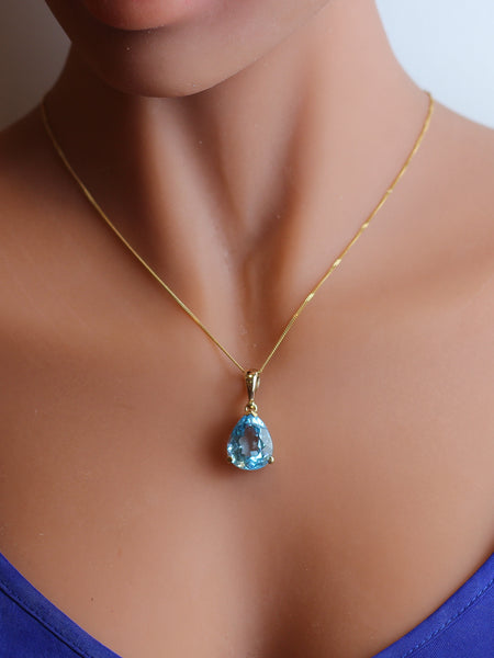 9ct Gold Blue Topaz Pendant